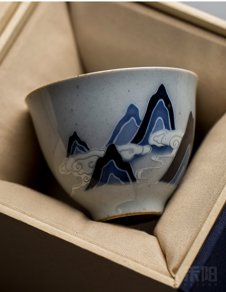 Send Yang retro blue and white porcelain cups of black tea sample tea cup masters cup personal little fullness kung fu tea cup