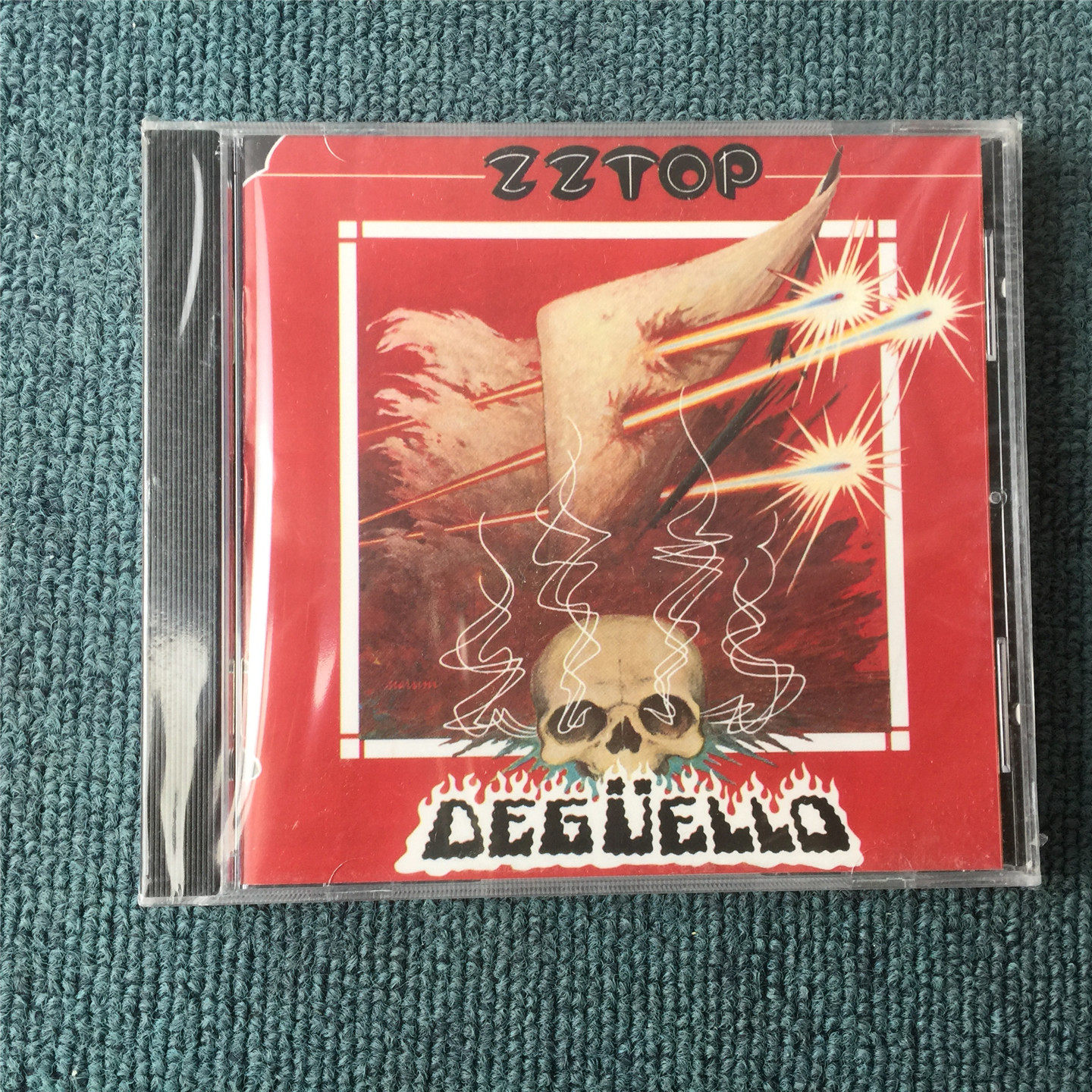 Треснувшая оболочка ZZ Top Deguello OM версия в закрытом виде Изображение 1