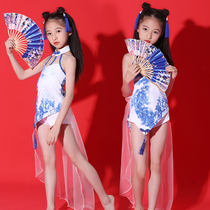 Chinese style blue and white porcelain girl performance dance costume jazz dance costume Guzheng classical childrens fan dance costume