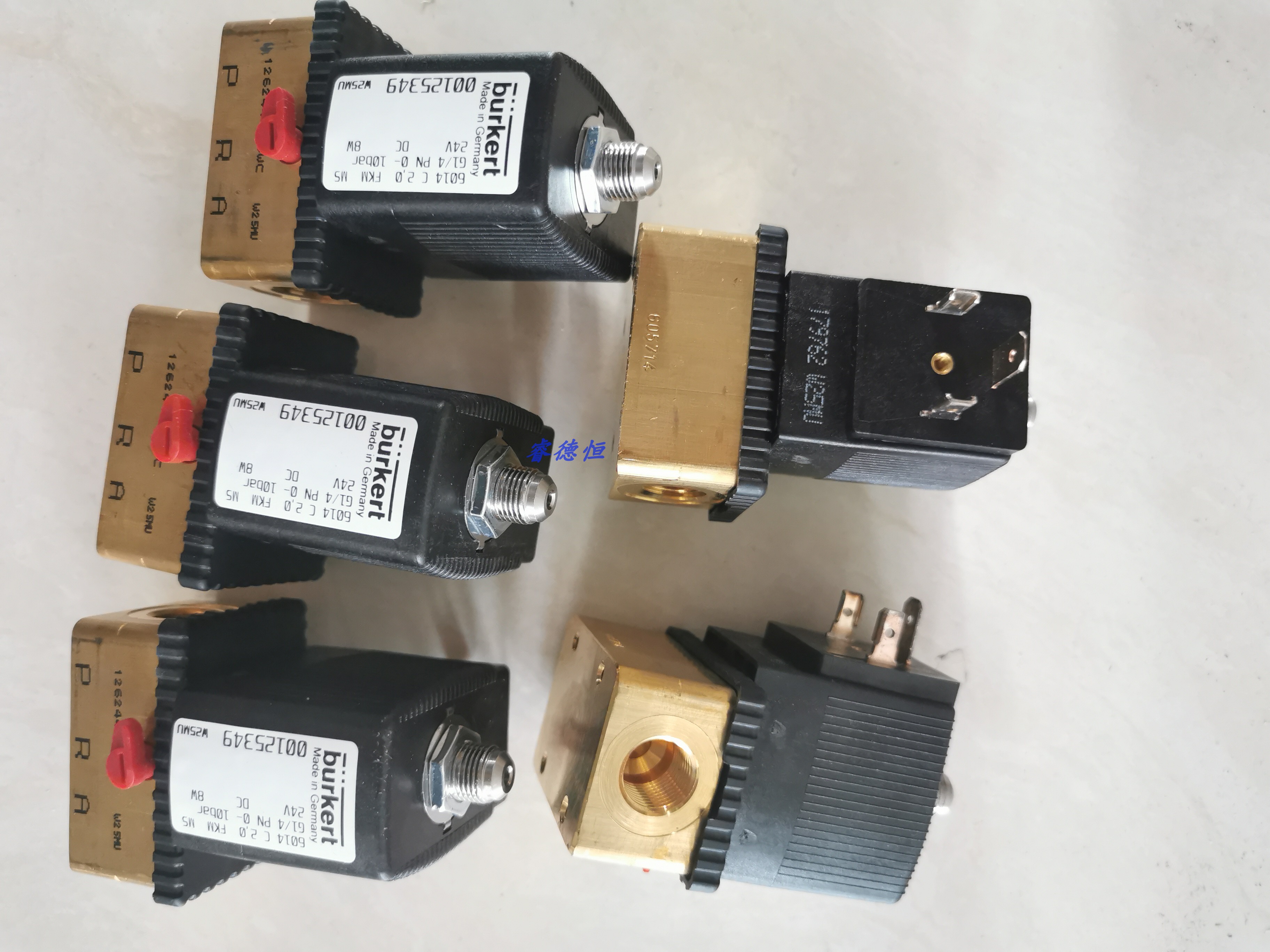 Solenoid valve burkert6014 C 2 0 FKM G1 4 24V DC 125349 Pod 125349 spot