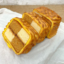 Handmade Terrou Leather Rolls Cake Cheese Sandwich Bread Breakfast Pastry Full Box Filling for Night Snack Casual Snacks