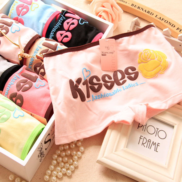 Girls' Underwear for Junior High School Girls, Mid-Waist, Sweet Pure Cotton, Ages 12 to 15, Boxer Briefs for Students Girls' Underwear for Junior High School Girls, Mid-Waist, Sweet Pure Cotton, Ages 12 to 15, Boxer Briefs for Students