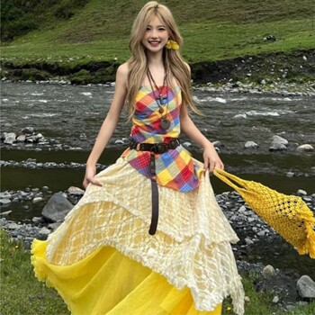 Korean-Style Spicy Girl Outfit: Pure and Alluring Style, Irregular Plaid Top Layered with Lace Skirt, High-Waisted Slimming Long Skirt
