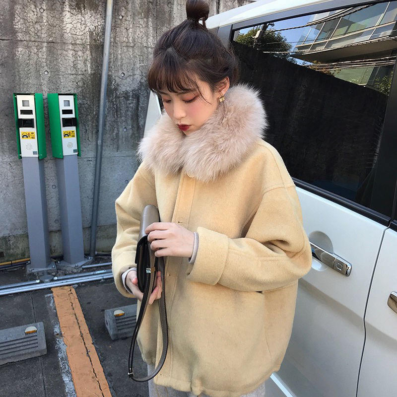 Short woolen coat women's 2022 new autumn and winter Hepburn style temperament small fur one woolen coat trendy