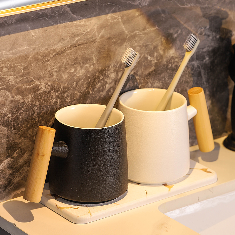 Ceramic mouthwash cup with wooden handle couple set toothbrush cup wash cup tooth bowl pair creative Chinese mouthcup for home 