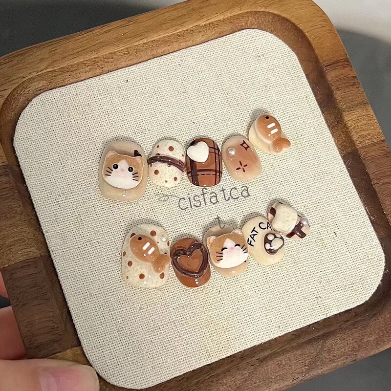 Purely Handmade Wearable Nails for Autumn and Winter, Featuring Cat and Fish Cookie Designs, Three-Dimensional, Brightening Effect, Cute Cartoon Style, Short Length, High-End Nail Art Purely Handmade Wearable Nails for Autumn and Winter, Featuring Cat and Fish Cookie Designs, Three-Dimensional, Brightening Effect, Cute Cartoon Style, Short Length, High-End Nail Art