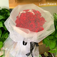 33 красные розы и белая вуаль