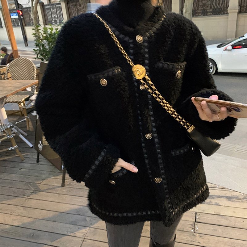 The small fragrance black lamb thick coat woman winter high - end fame fur one cotton clothing in 2021