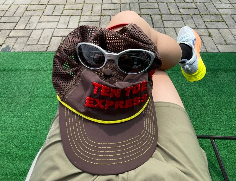 In-Stock European Brand Alex Zono Running Sports Niche Hollow-Out Trucker Embroidered Mesh Curved Brim Hat