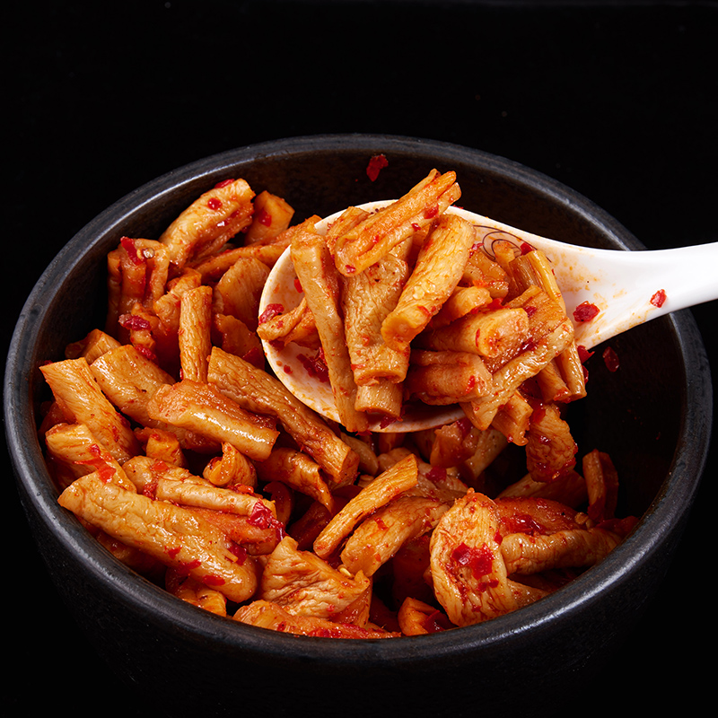 Qian Village Chief Hunan Farmhouse Dried Radish Homemade Crispy Noodles Appetizer Specialty Radish Strips Spicy Chunks Canned