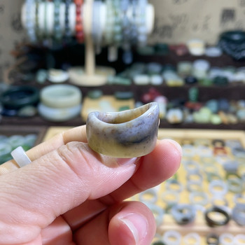 Hotan jade seed sugar blue and white card 18-shaped ring