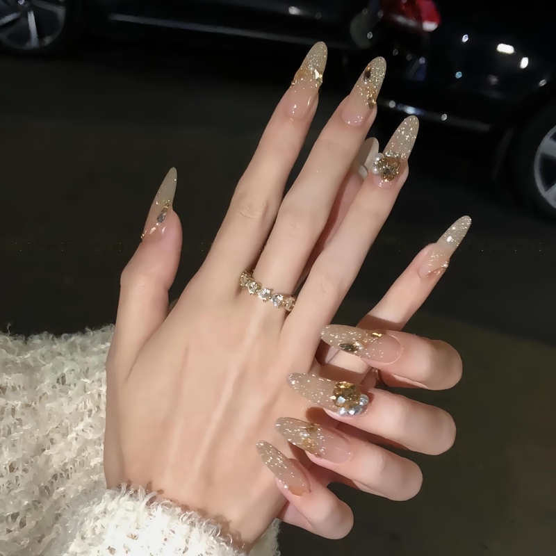 Xiaohongshu Style Press-On Nails, Fairy-Like, Light Luxury Manicure, Large Diamond, Dazzling Sparkle, Brightening Gradient Glitter Press-On Nails Xiaohongshu Style Press-On Nails, Fairy-Like, Light Luxury Manicure, Large Diamond, Dazzling Sparkle, Brightening Gradient Glitter Press-On Nails