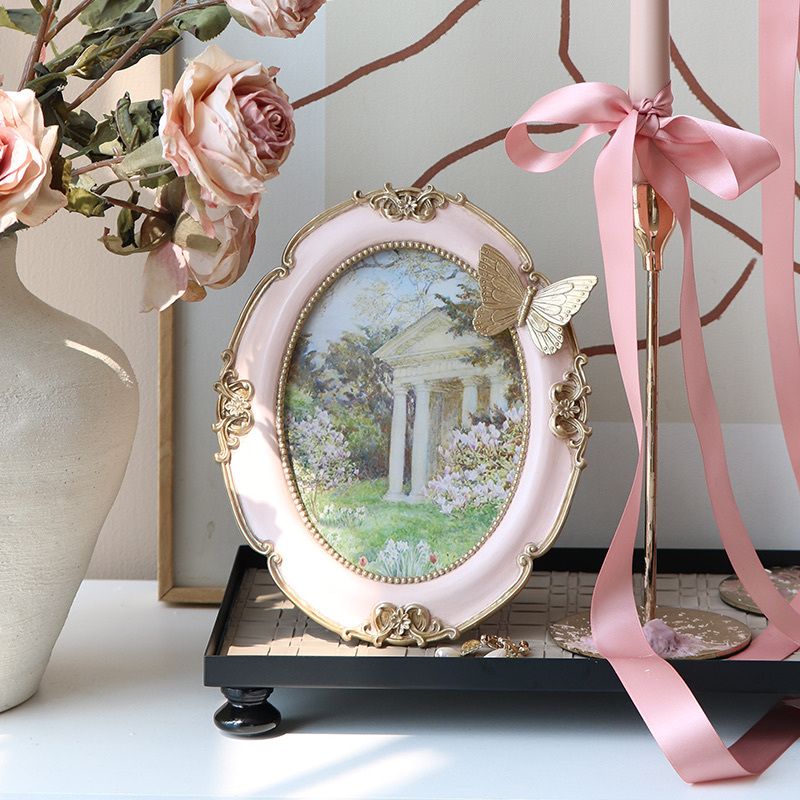 French-Style Vintage Wedding Photo Frame, Round Picture Frame for Display or Wall Hanging, High-End Luxury Feel, 7inch Wedding Photo Ornament