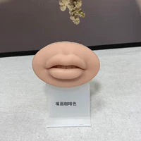 Силиконовые губы 2. Модель с отделкой из пищевого силикона поставляется в случайных цветах.