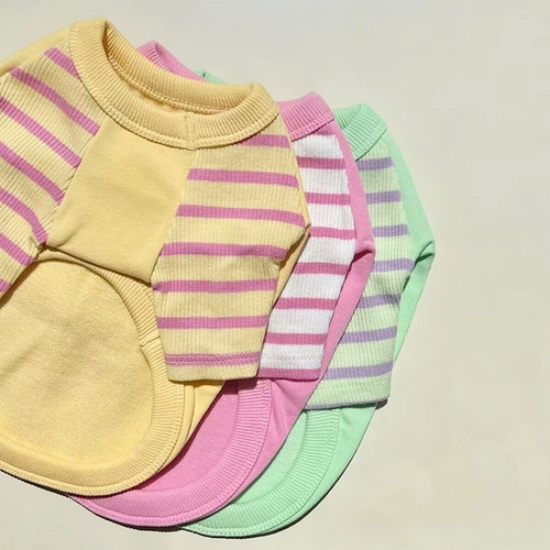 Осенняя комфортная модная футболка