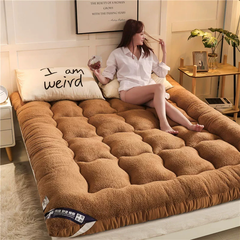 Nệm ký túc xá sinh viên dày hơn thảm futon 10㎝ và thảm tatami là lông cừu và nhung để giữ ấm. - Nệm