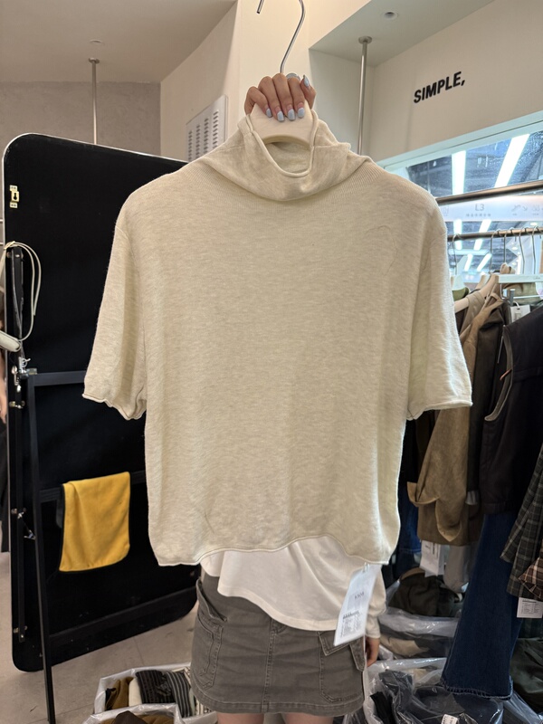 High-Neck Short-Sleeve Knit Top for Women, Multicolor Floral Yarn, Short Style, Rolled Hem, Thin, Relaxed Fit, Inner Layering Top