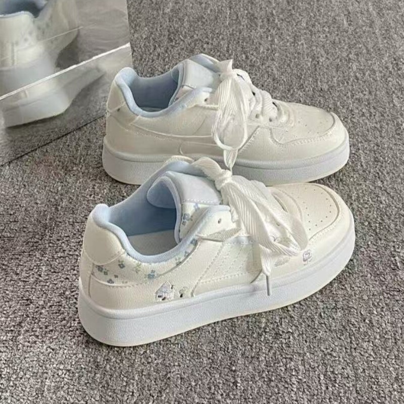Korean Style Sneakers, Thick-Soled White Shoes for Women, 2026 New Spring Sneakers, Trendy Versatile Niche Loafers Korean Style Sneakers, Thick-Soled White Shoes for Women, 2026 New Spring Sneakers, Trendy Versatile Niche Loafers