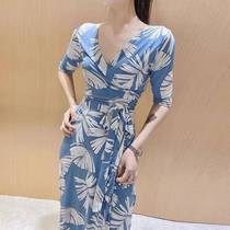 2022 Spring and autumn new long style Wrap-up Dress Stars Identical sashimi V collar printed One-piece one-piece dress Long dress