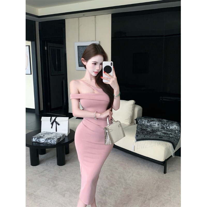 Gentle Pink Irregular Off-Shoulder Strap Dress for Women, Summer Pure Desire Style, Slimming Bodycon Mid-Length Dress