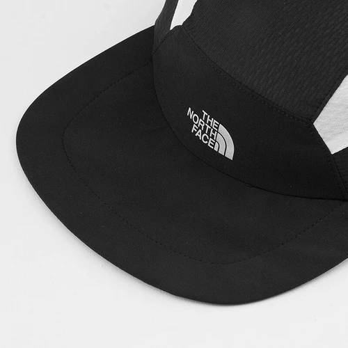 Затем в северной спортивной шляп