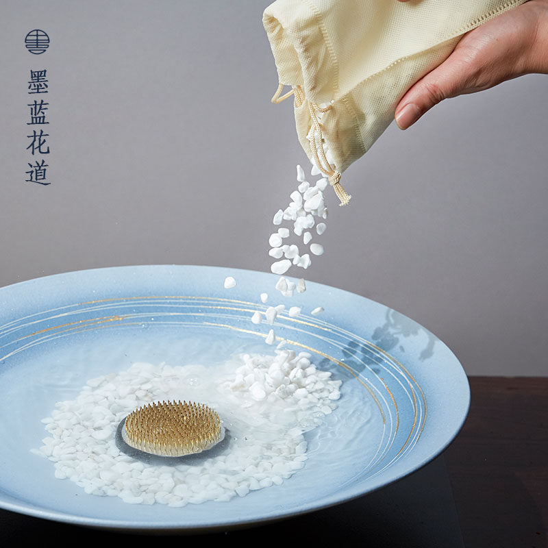 Cobblestone flower arrangement cushion white small pebble pool workshop small original stream stone decorated with view raindstone grain