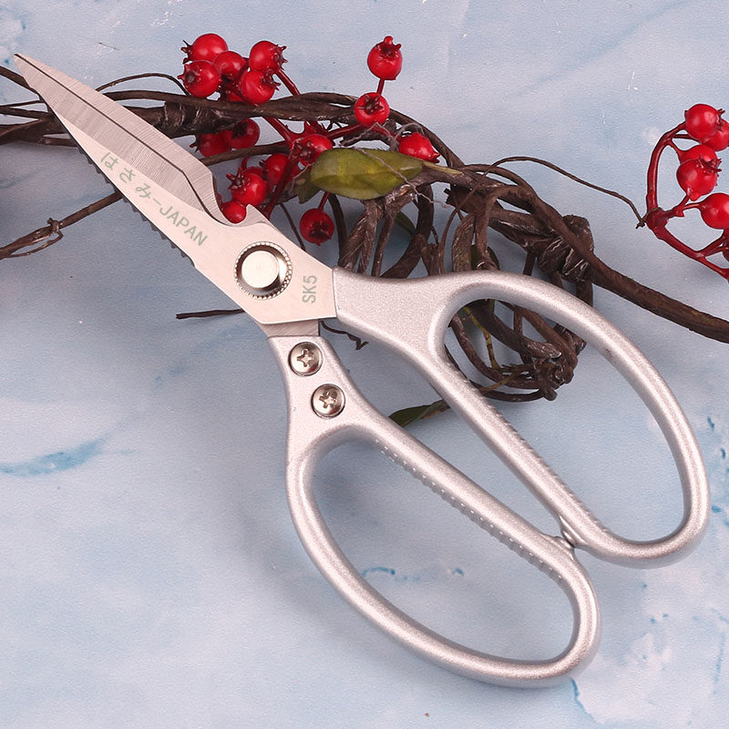 Japan imported SK5 scissors fourth generation stainless steel multi-functional household kitchen special strong chicken bone scissors