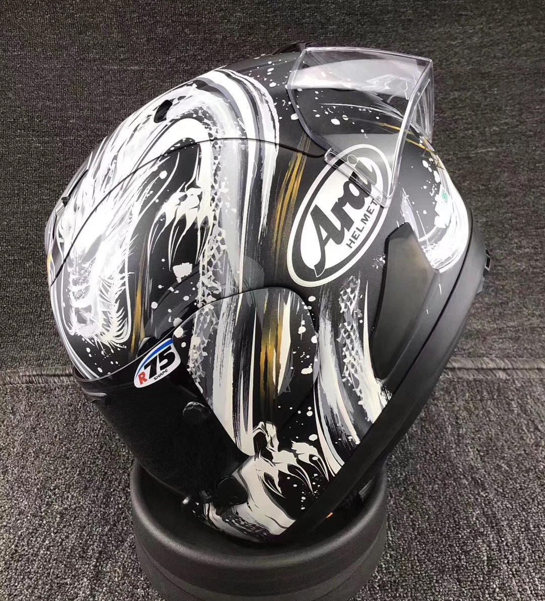 With Arai RX-7X VZ-RAM MOTOGP driver the same air spoiler shroud shroud large rear wing