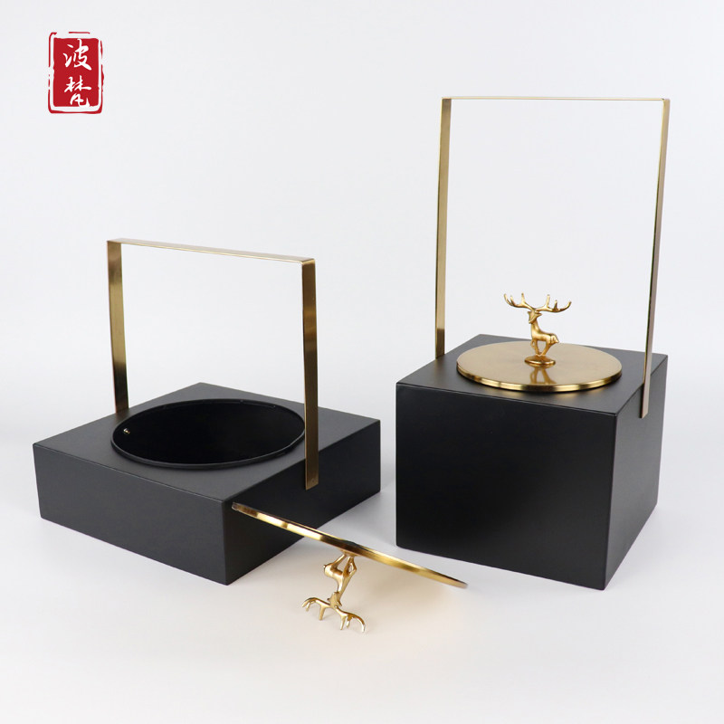 New Chinese Living Room Pendulum-style Fitting Room Soft Fit Accessories Metal Craft Gift Hem Accessories Box Containing Box Bronze Deer Decoration Furnishing