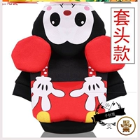 Красный и черный мики с шляпой