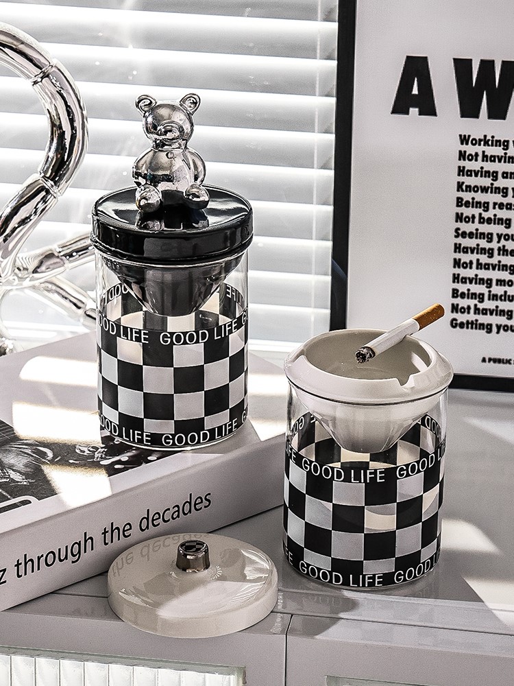 Personality trend funnel ashtray ins wind light high-end creative hall anti-fly ash smoke smell office creative with cover