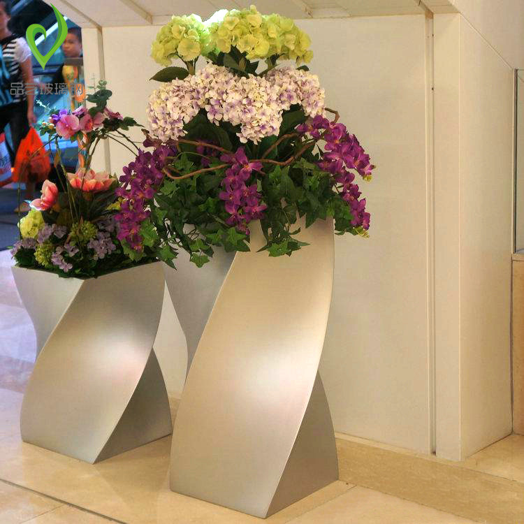 European-style fiberglass flower pot spiral green plant hotel front corridor decoration ornaments special-shaped floor-to-ceiling large vase
