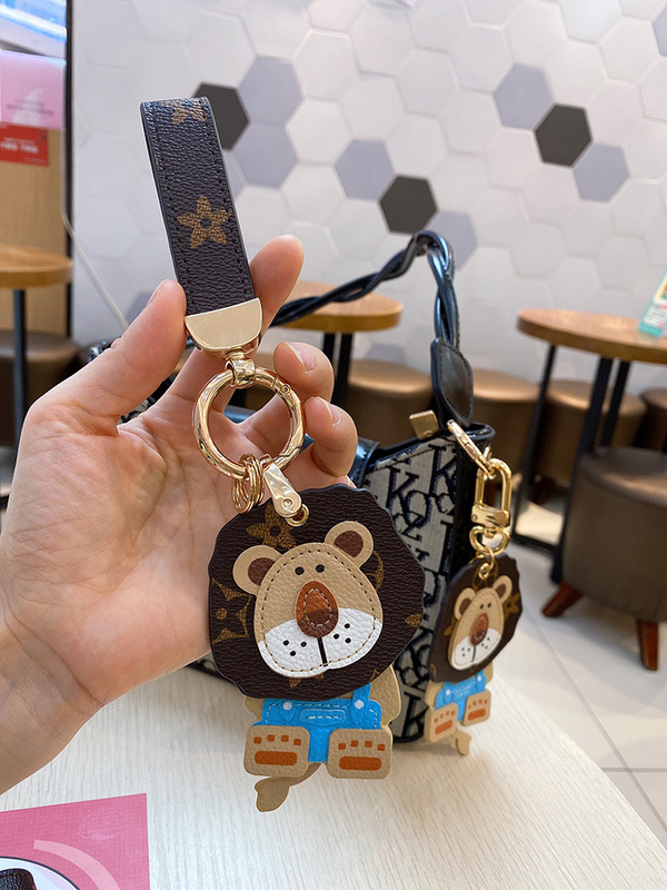 Lv&Gedete European and American Big-Name Little Lion Car Keychain Pendant for Men, Cartoon Couple, Vintage Bag Decoration Lv&Gedete European and American Big-Name Little Lion Car Keychain Pendant for Men, Cartoon Couple, Vintage Bag Decoration