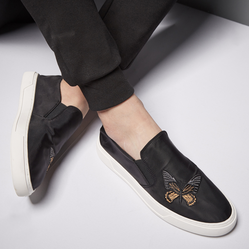 Loafers men's black butterfly embroidery comfortable and breathable slip-on social lazy shoes Korean version of the trend of summer cloth shoes