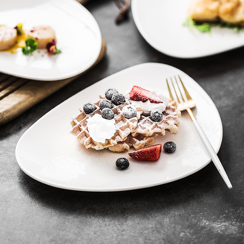 The Nordic white ceramic creative steak restaurant food dish plate flat triangular shaped plates platter dinner plate