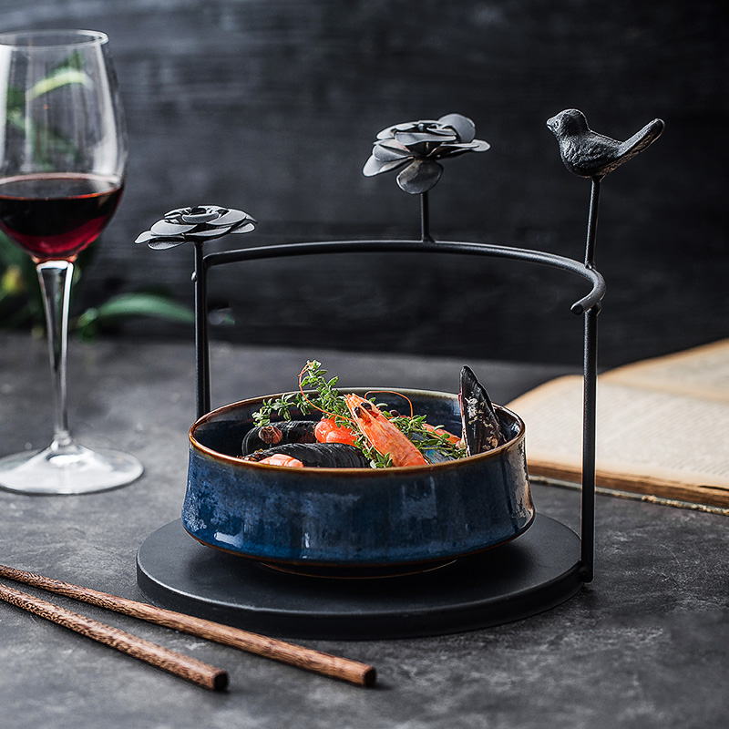A Japanese hotel theme restaurant cuisine molecular ceramic cold dish dish dry ice creative artistic conception club high - end tableware