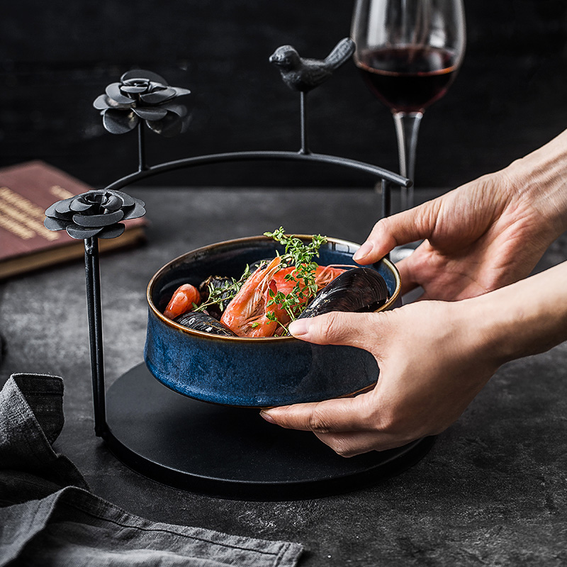 A Japanese hotel theme restaurant cuisine molecular ceramic cold dish dish dry ice creative artistic conception club high - end tableware