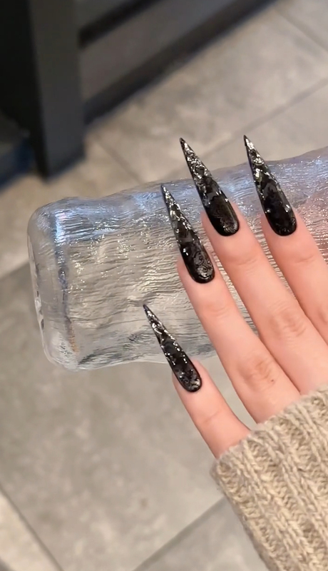 Black Lace Style Handmade Nail Art Stickers, Queen Style Long Almond Shape, Cute and Priceless in the Face of Sexiness Black Lace Style Handmade Nail Art Stickers, Queen Style Long Almond Shape, Cute and Priceless in the Face of Sexiness