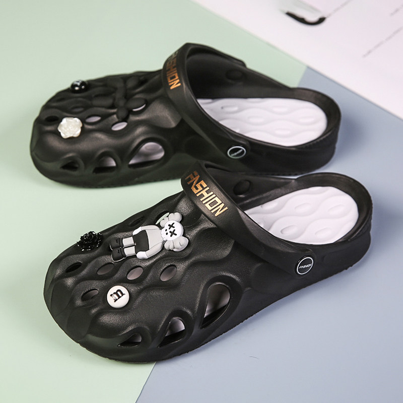 Hole shoes men's 2022 new summer wear driving toe head slippers non-slip thick bottom sandals outdoor beach sandals