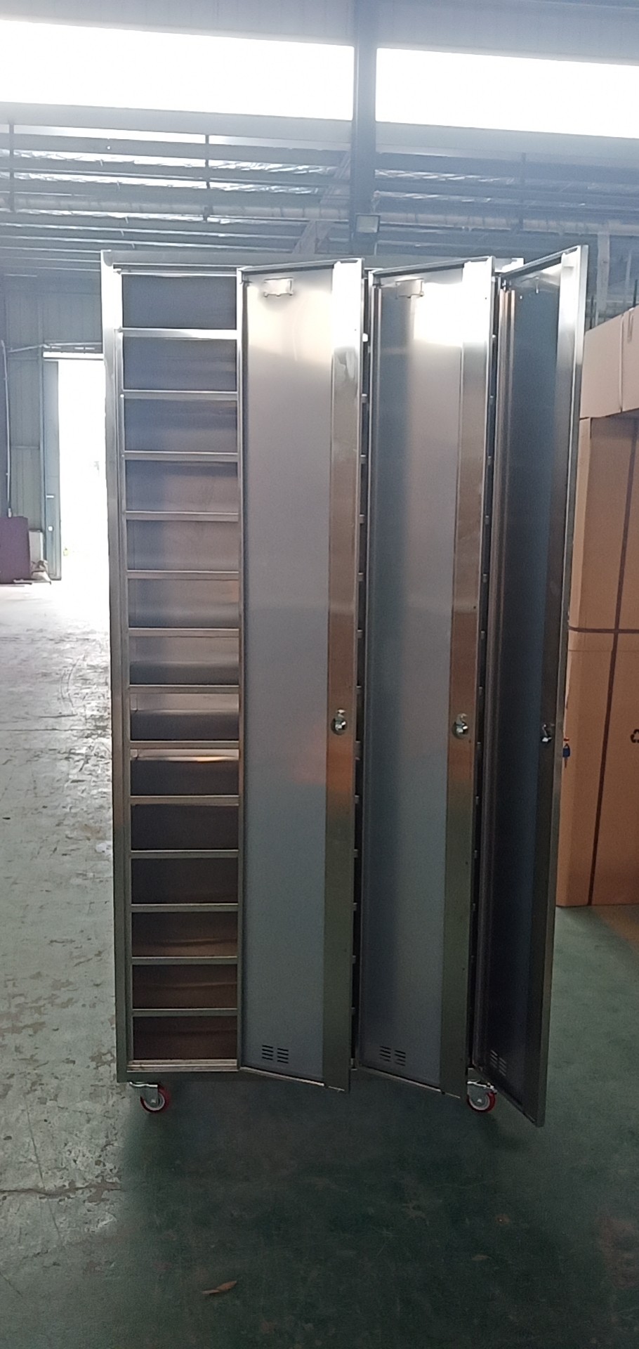 定制不锈钢文件柜凭证柜带轮子办公资料档案柜更衣柜员工储物柜子