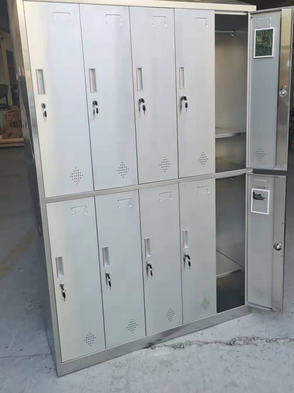 304不锈钢十门更衣柜车间员工带挂衣杆换衣柜鞋柜多门储物柜定制