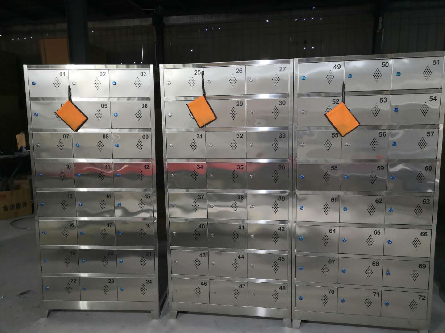 定制不锈钢员工24门更衣柜多格带锁碗柜储物柜无尘车间衣帽柜鞋柜
