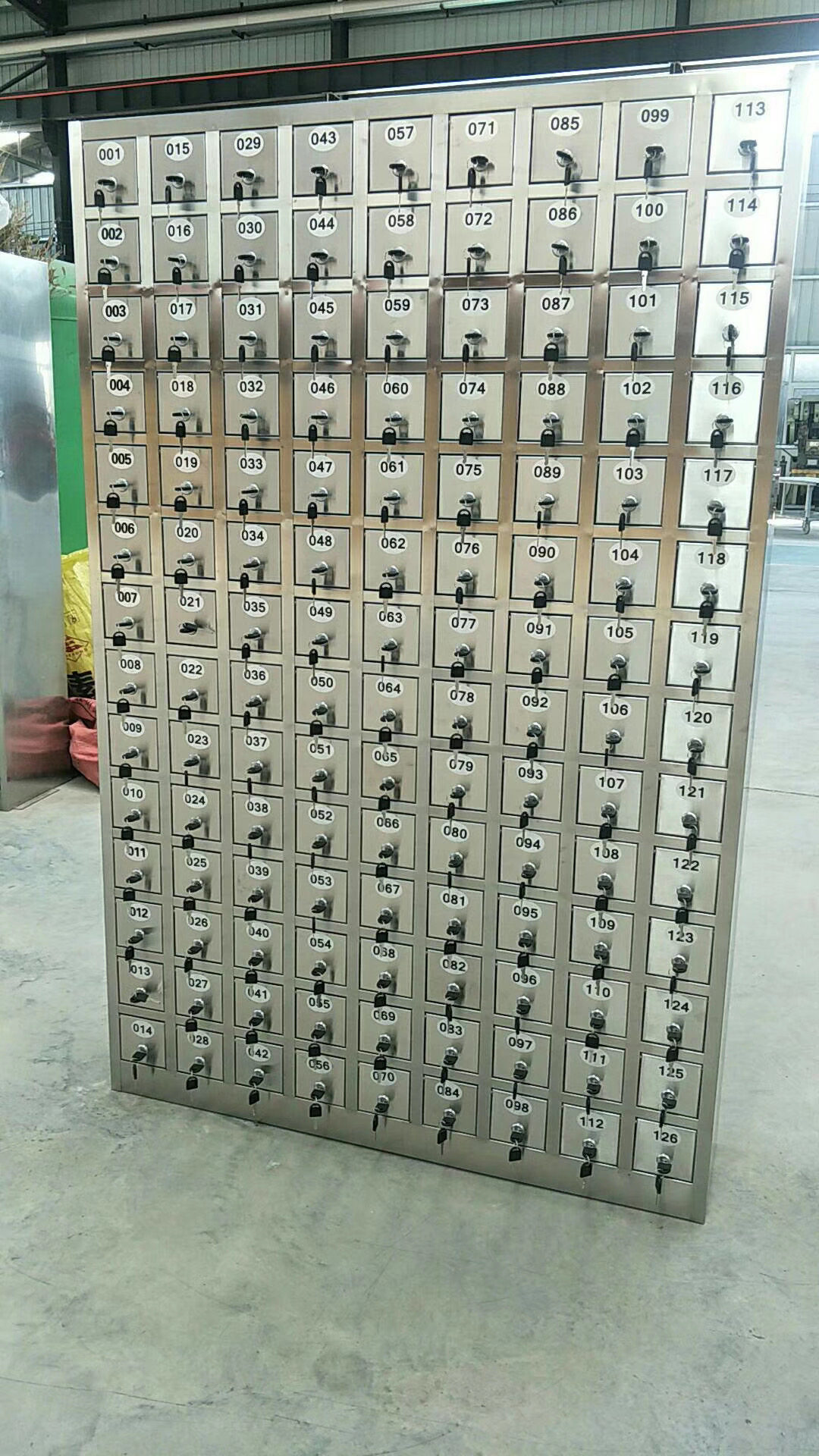 定制304不锈钢员工手机存放柜工厂车间多格配件柜多门储物柜带锁