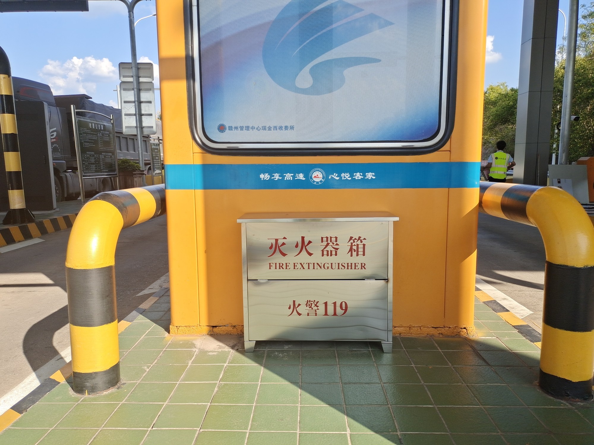 厂家定制不锈钢灭火器箱消防器材商用家用2只装箱子灭火器专用箱