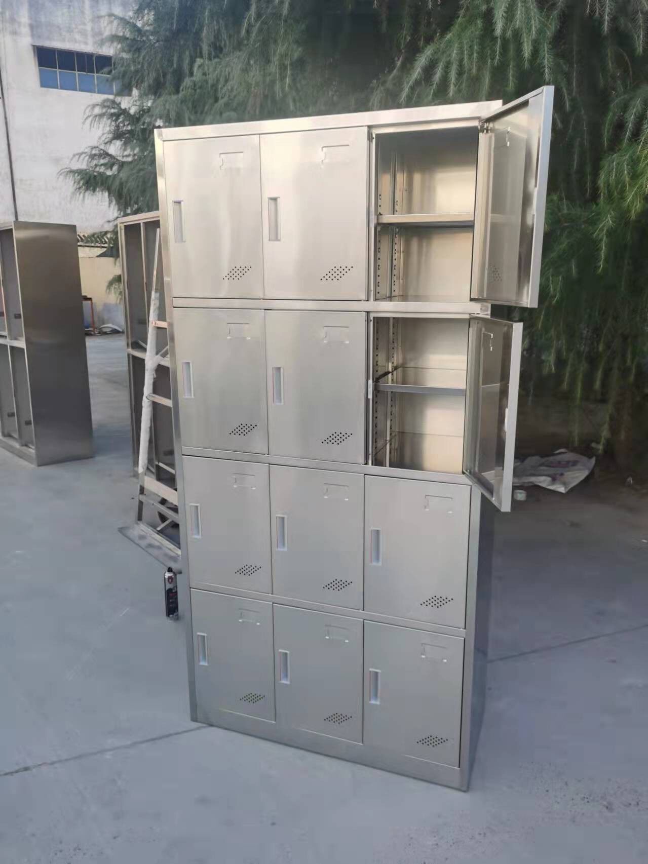 定做304不锈钢12门更衣柜员工磁吸门换衣柜鞋柜加厚多门储物柜子