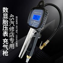 High precision car tire inflation cheering table number of electronic liquid crystal digital display Hand holding tire pressure gauge gaslighting