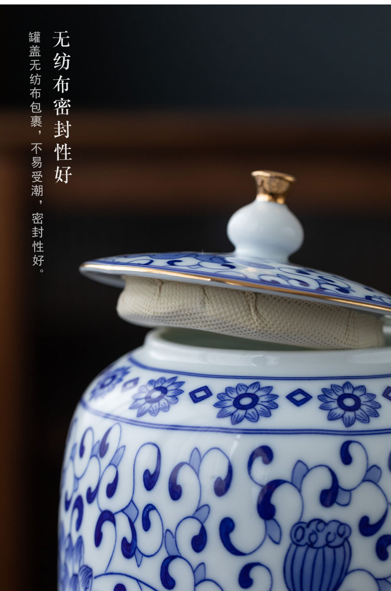 The large capacity of blue and white porcelain tea pot ceramic seal loose tea pu 'er tea caddy fixings moistureproof deposit receives increasing number