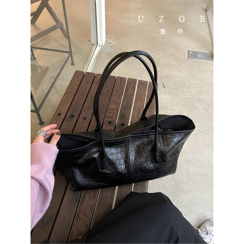 Uzoe High-End Imitation Crocodile Pattern Large-Capacity Black Tote Bag Versatile Commuter Underarm Shoulder Handbag Uzoe High-End Imitation Crocodile Pattern Large-Capacity Black Tote Bag Versatile Commuter Underarm Shoulder Handbag