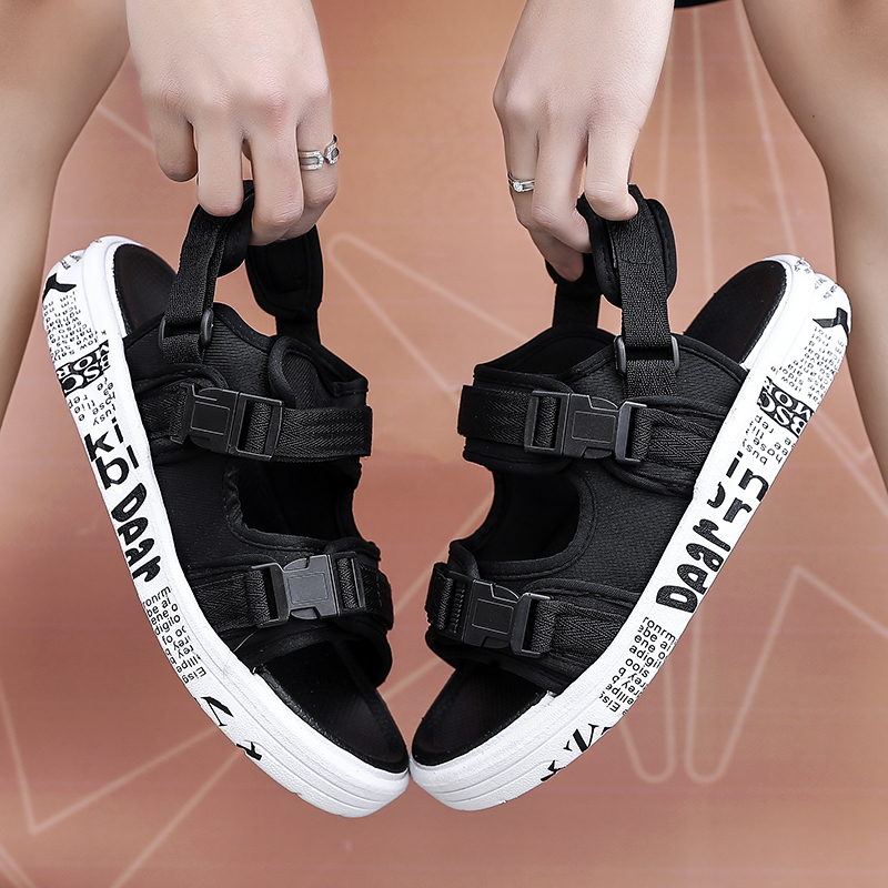 Summer men's sandals Korean version trend junior high school students summer beach youth leisure non-slip dual-use sandals and slippers