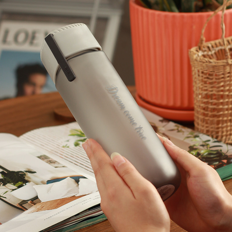 With tea cup plastic grinding scale cup students anti-fall portable and creative cup movement